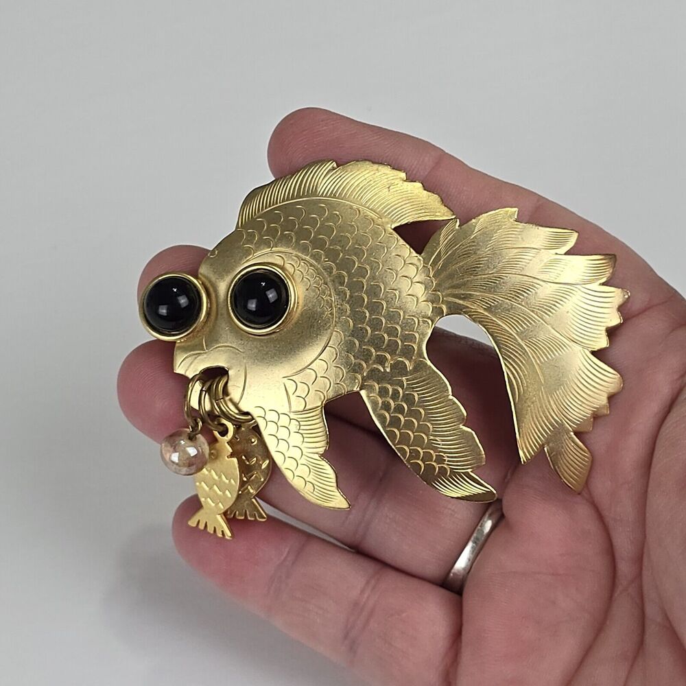 Vtg Whimsical Big Eyed Fish Pin Brooch with Cabochon Eyes Matte Gold Tone Chunky